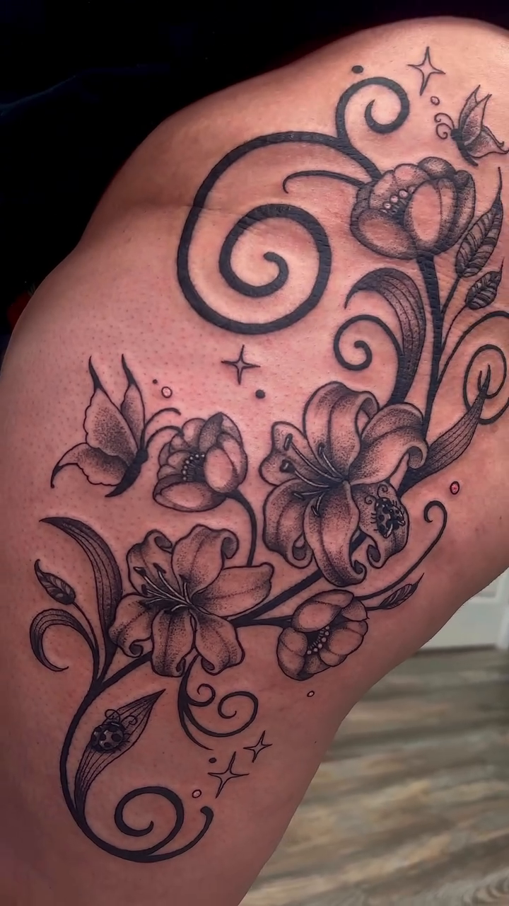 Tattoo by @angieglvz.ink — black_and_grey, fine_line
