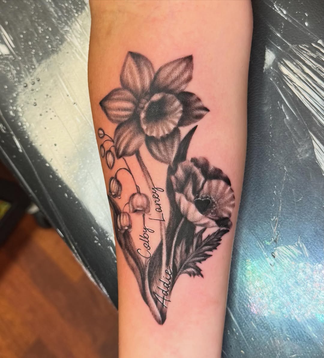Tattoo by @starby5 — black_and_grey, realism