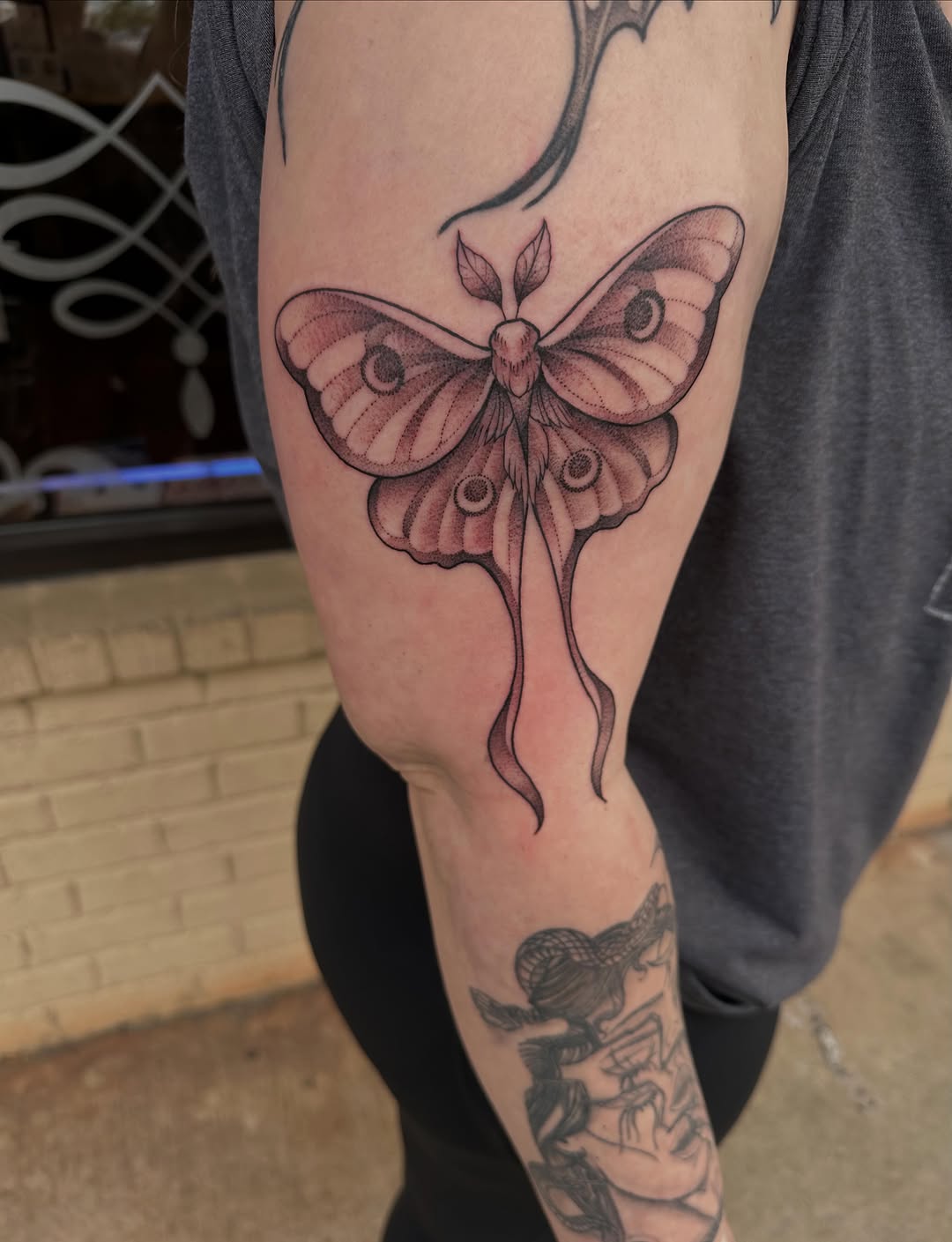 Tattoo by @hood_4_lifetattoos ā dotwork, fine_line