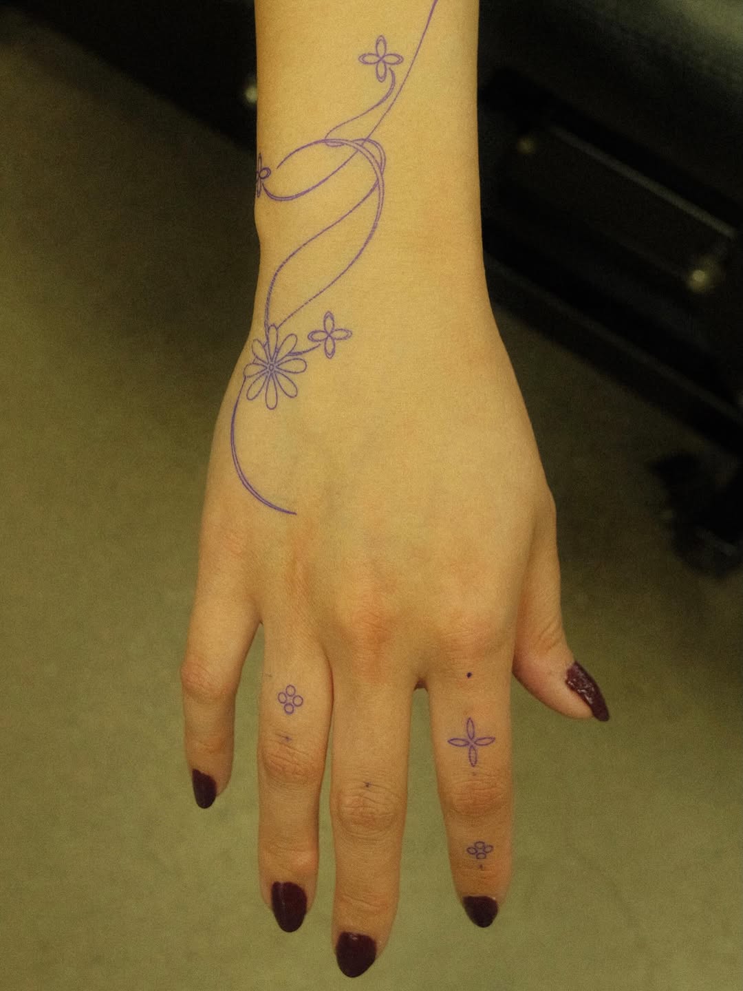 Tattoo by @thienhotattoo — fine_line, minimalist