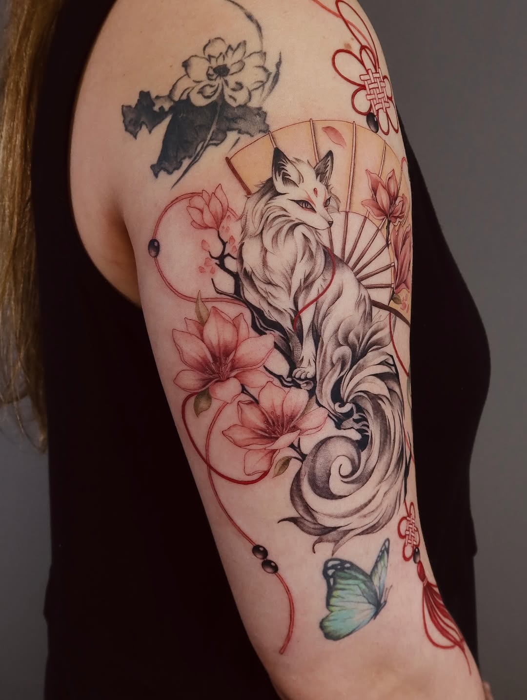 Tattoo by @minaa.ink — illustrative, realism