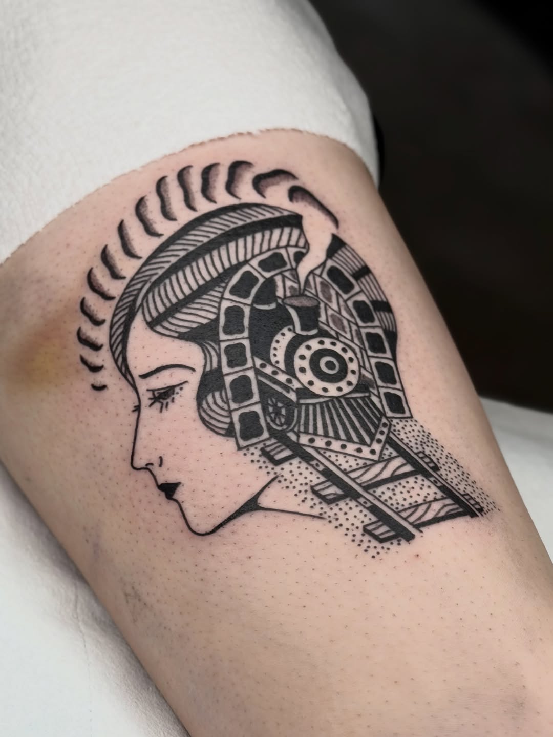 Tattoo by @darkcherry__ โ blackwork