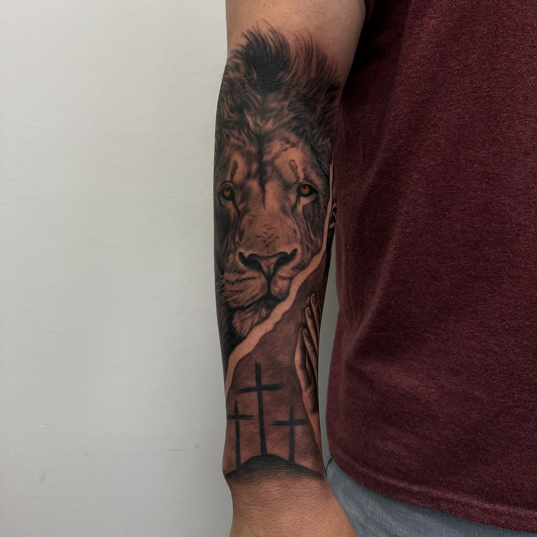Tattoo by @lucidimprints_tattoo โ realism, black_and_grey