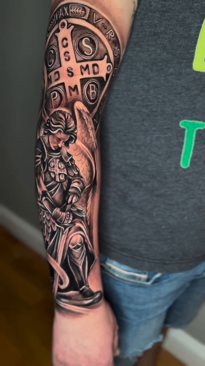 Tattoo by @jords.tattoo β black_and_grey, illustrative