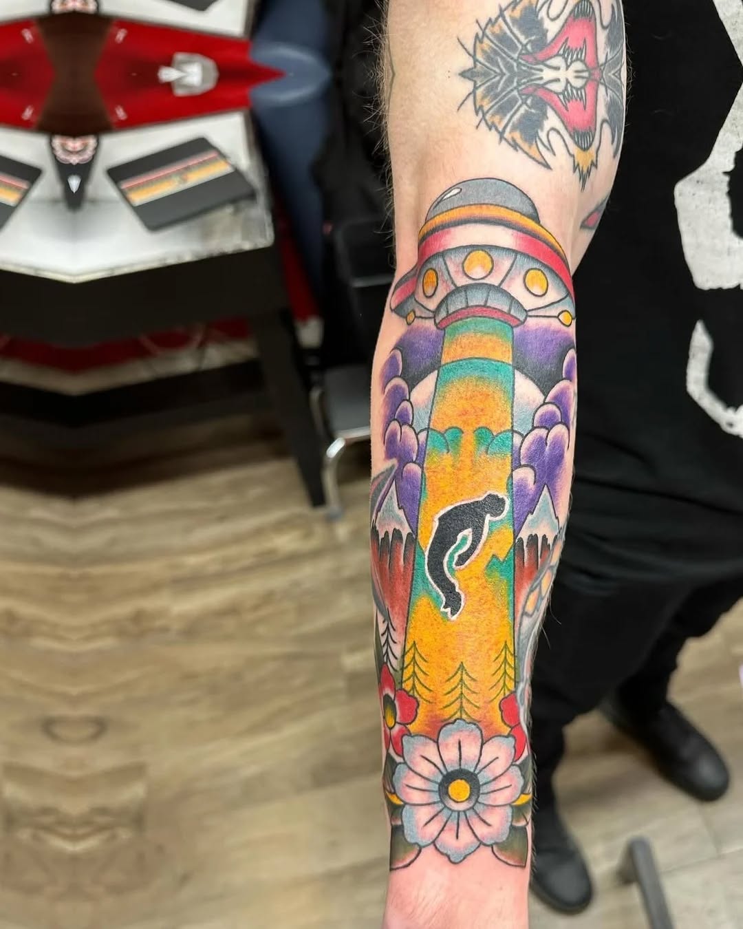 Tattoo by @jaleeltranttow — american_traditional, new_school
