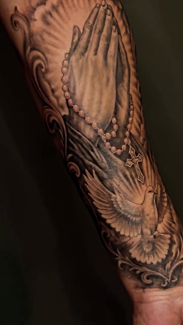 Tattoo by @estattoos β black_and_grey, realism