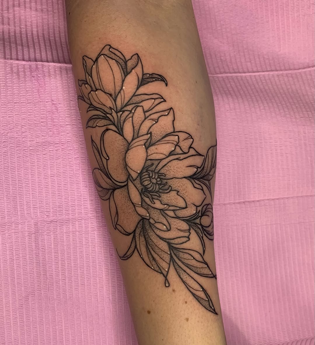 Tattoo by @manicpixxie — fine_line