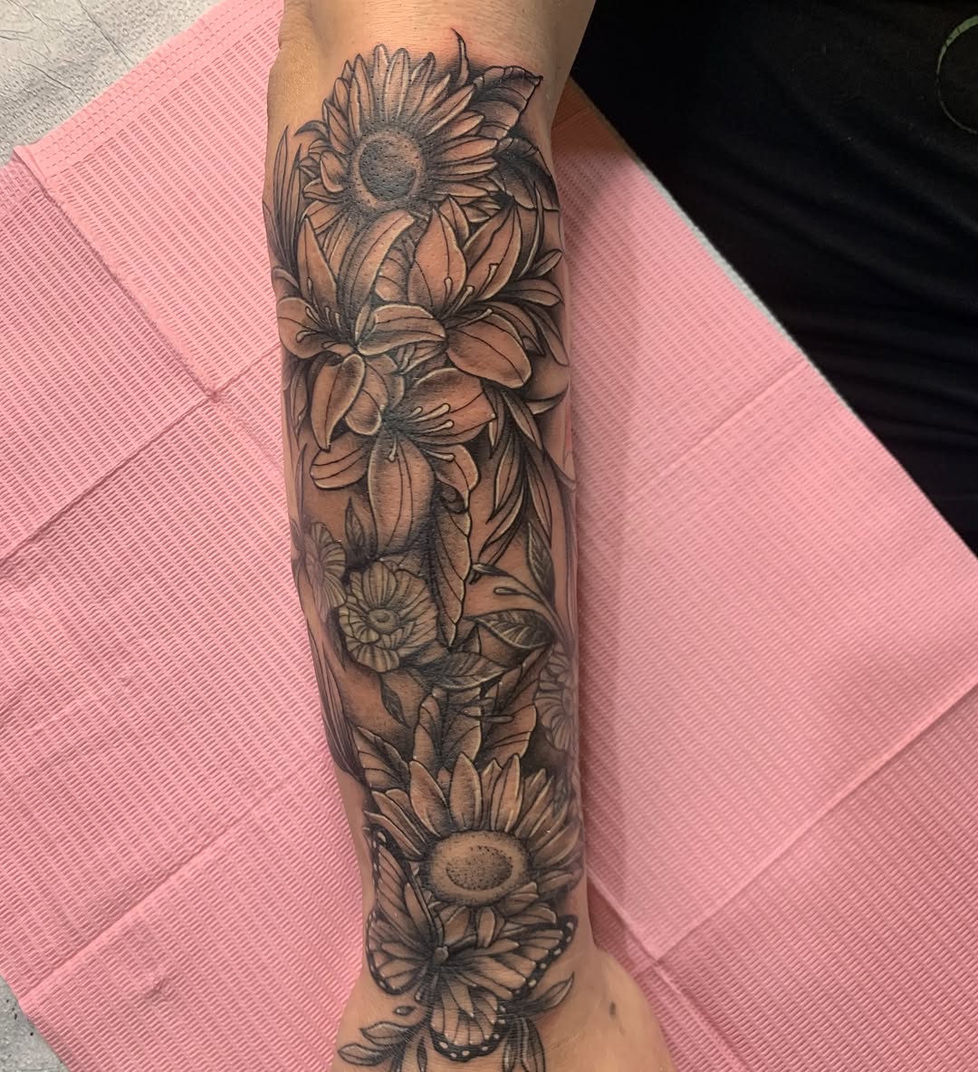 Tattoo by @manicpixxie — black_and_grey, realism