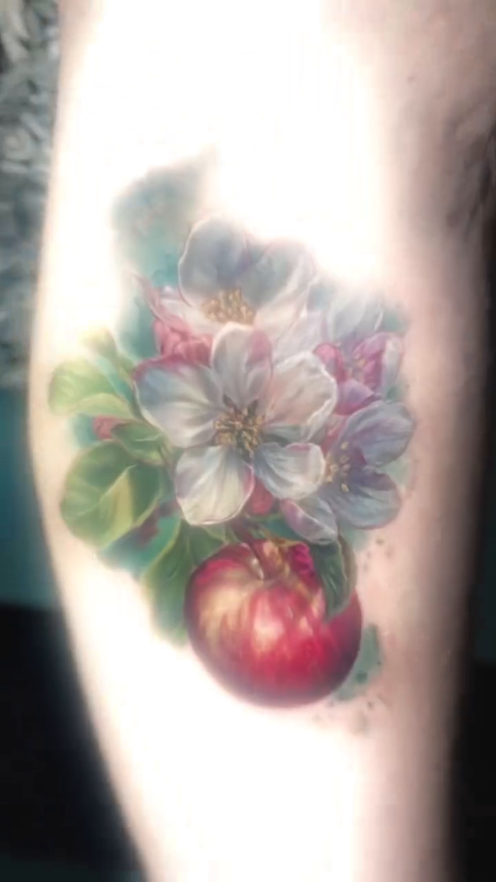Tattoo by @megwaitattoos โ realism, color