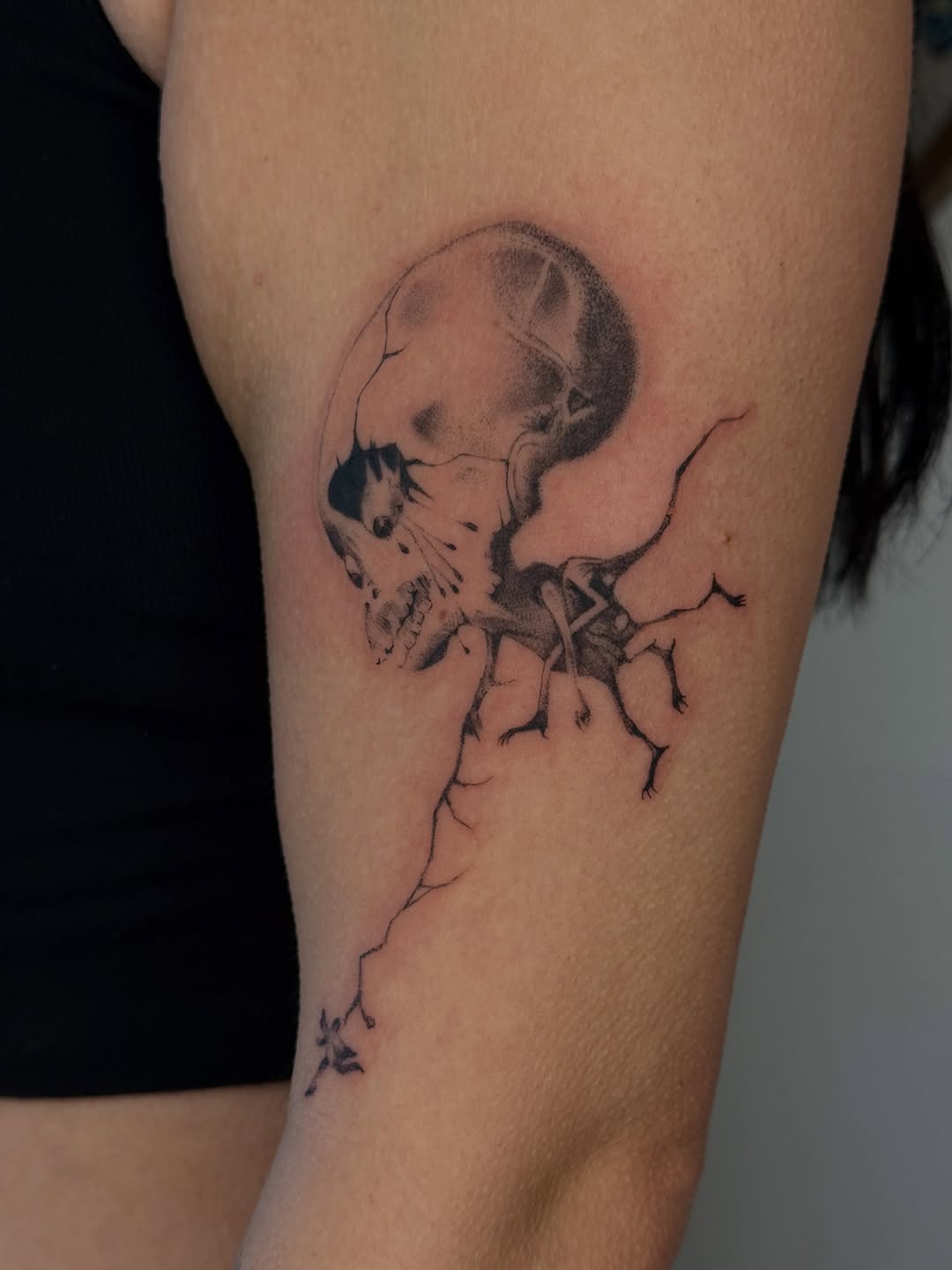 Tattoo by @chaotictattoo — black_and_grey, illustrative