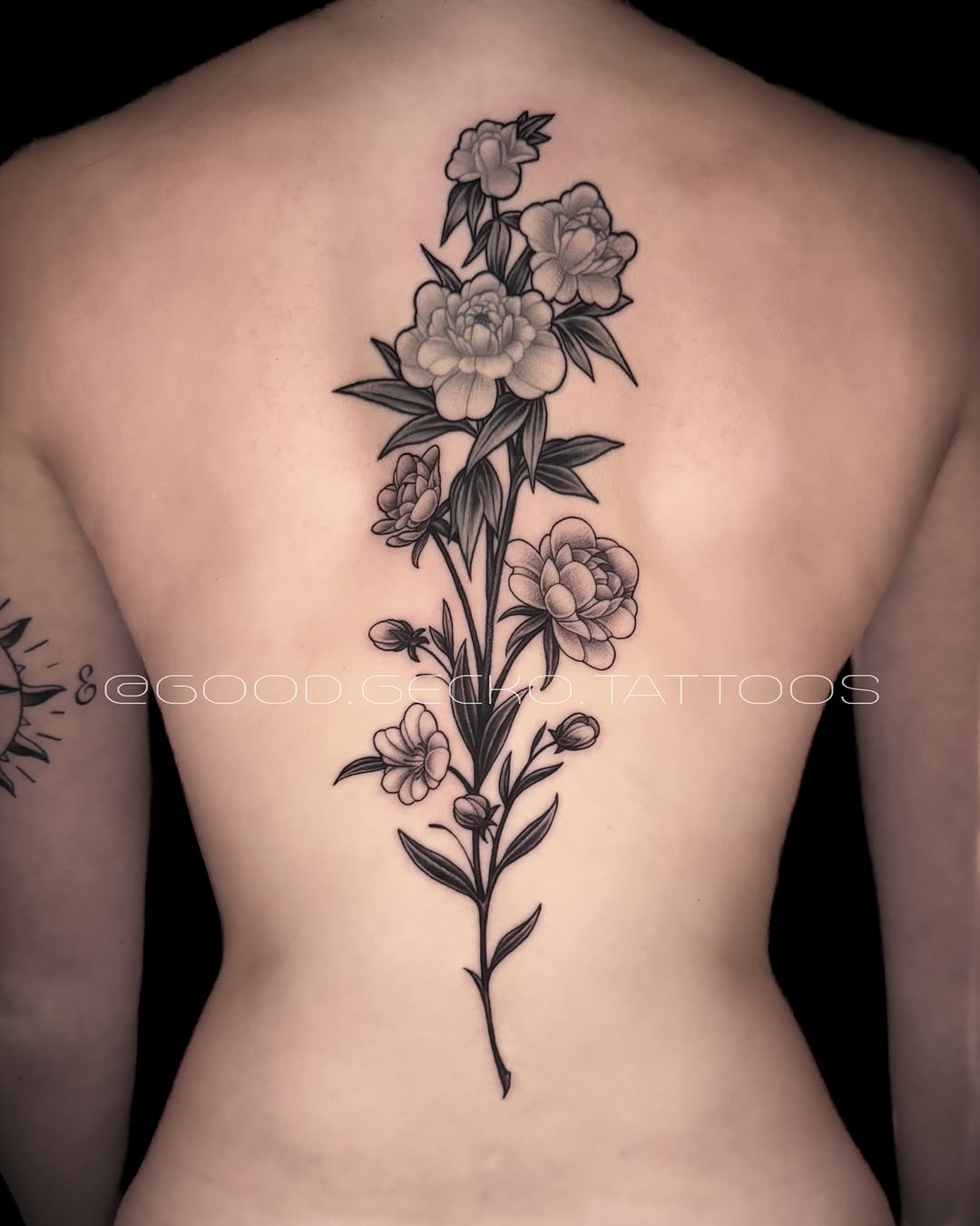 Tattoo by @good.gecko.tattoos — black_and_grey, fine_line