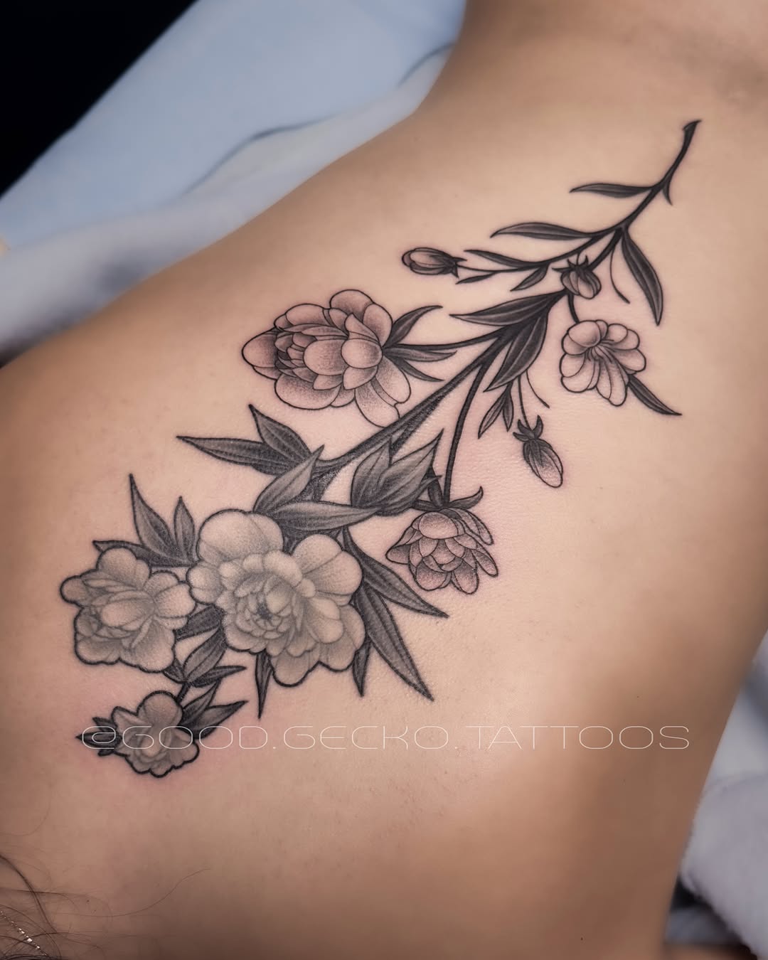 Tattoo by @good.gecko.tattoos — black_and_grey, fine_line