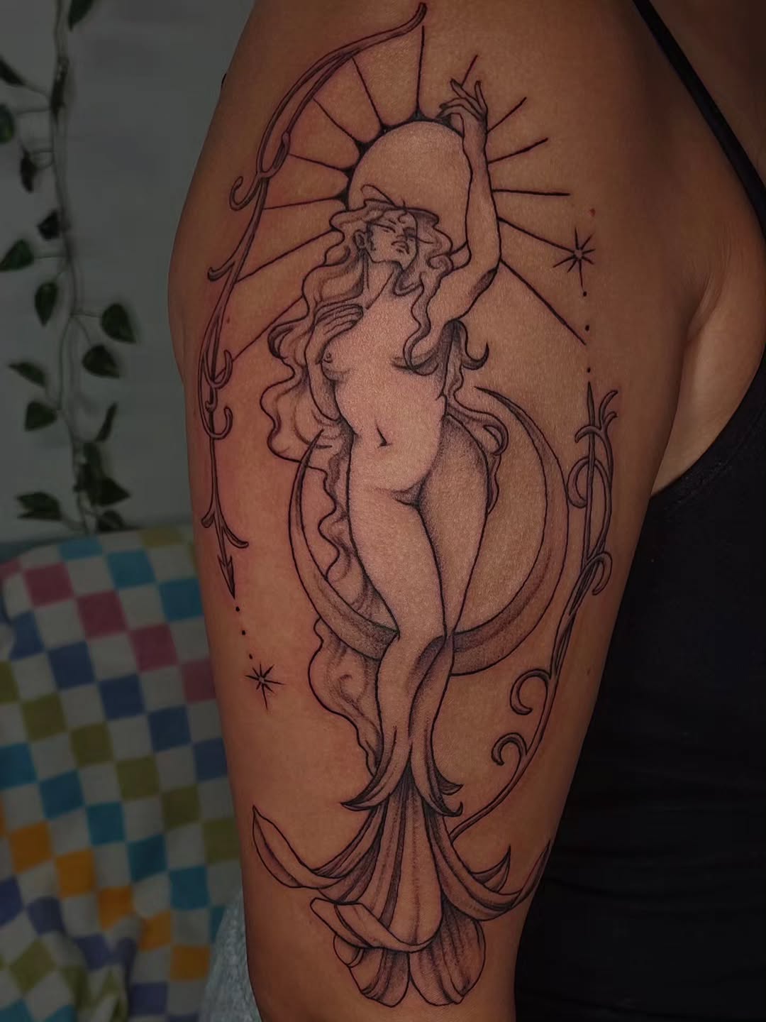 Tattoo by @lunatattoosya — black_and_grey