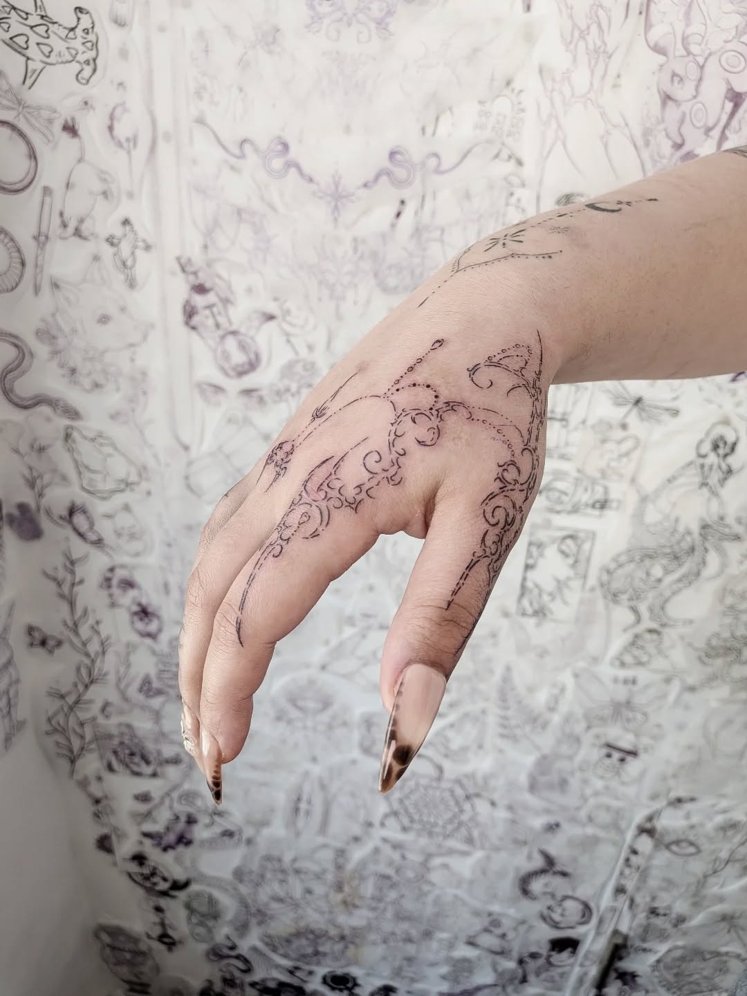 Tattoo by @dyni.morgho β fine_line, ornamental