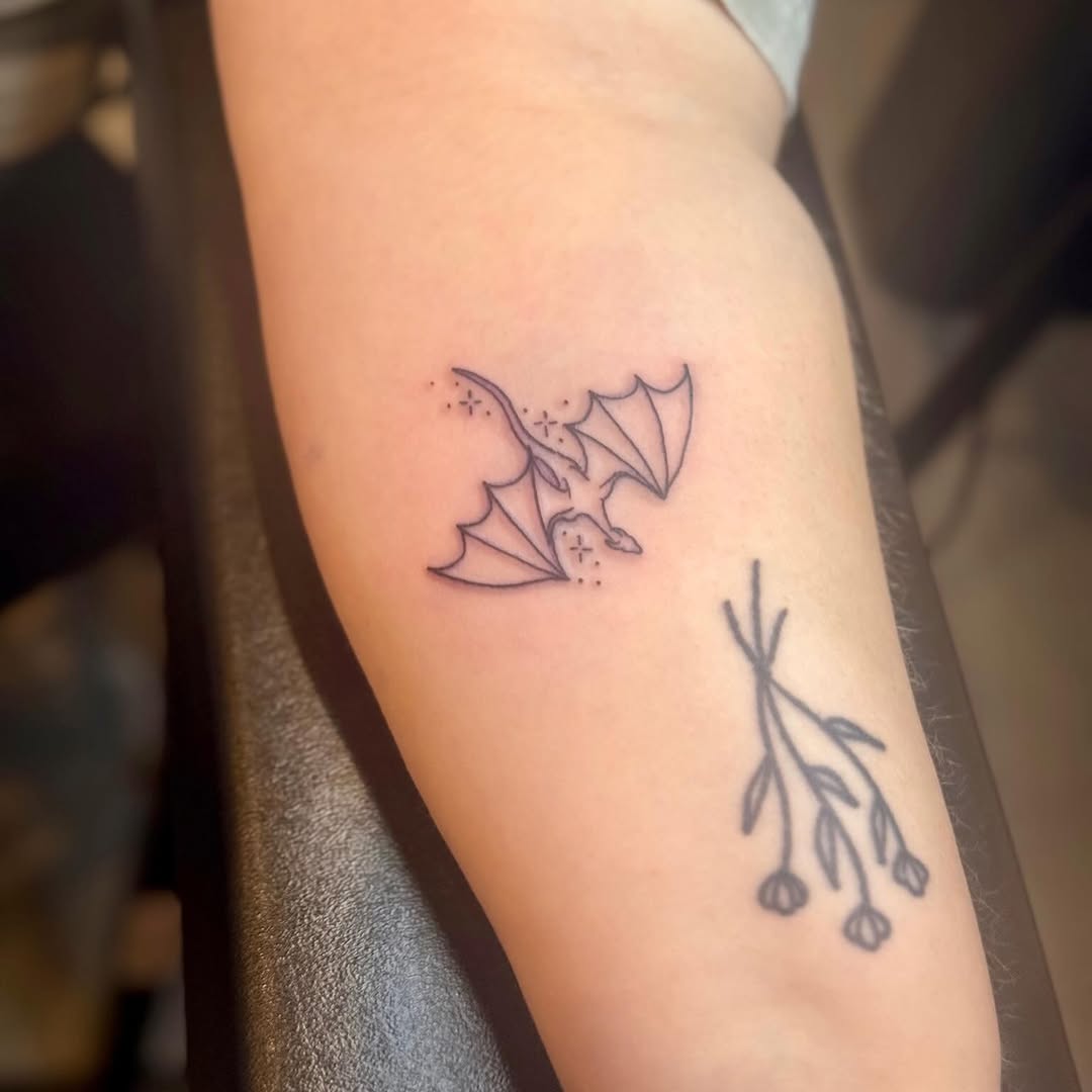 Tattoo by @inkedxlarissa — fine_line, minimalist