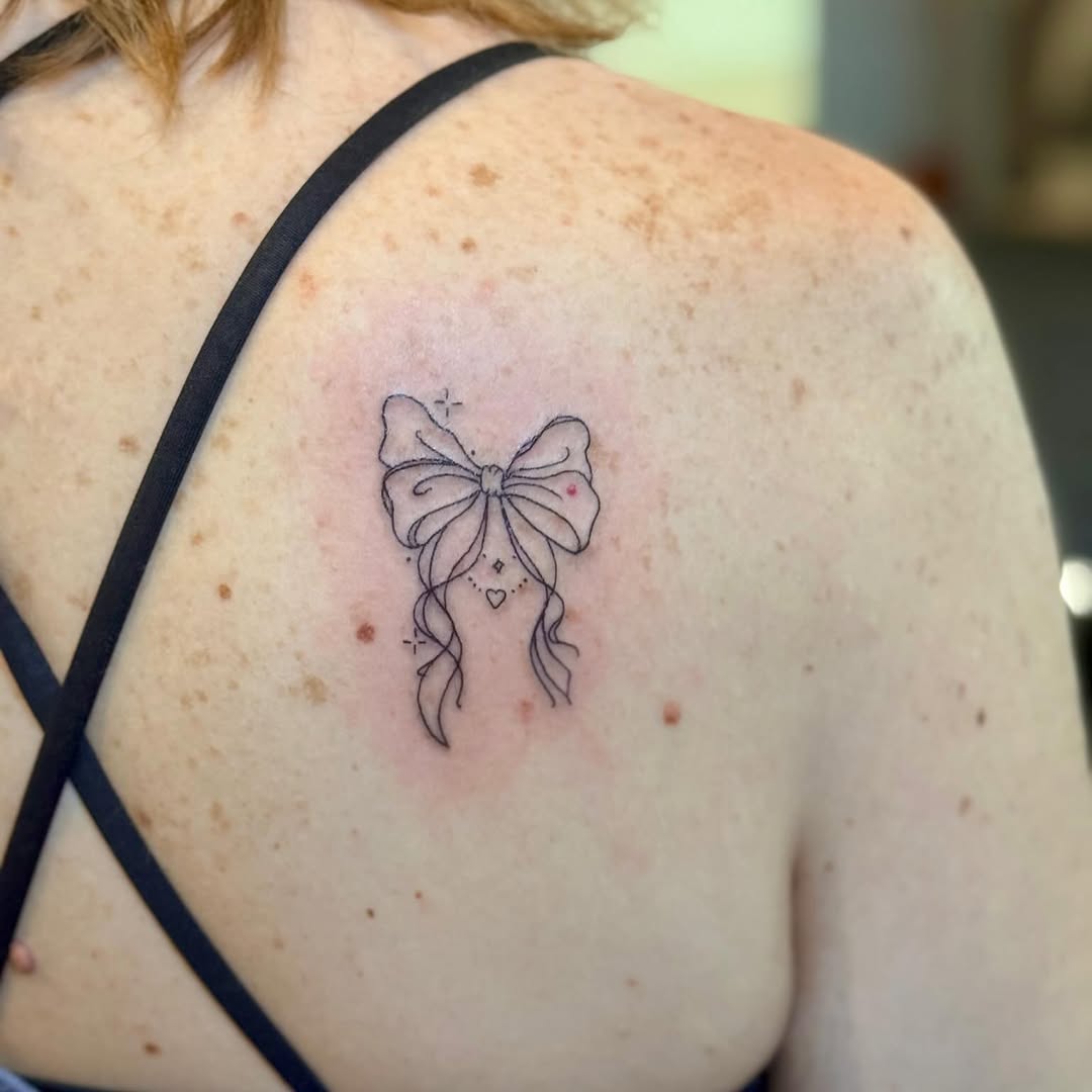 Tattoo by @inkedxlarissa — fine_line, minimalist
