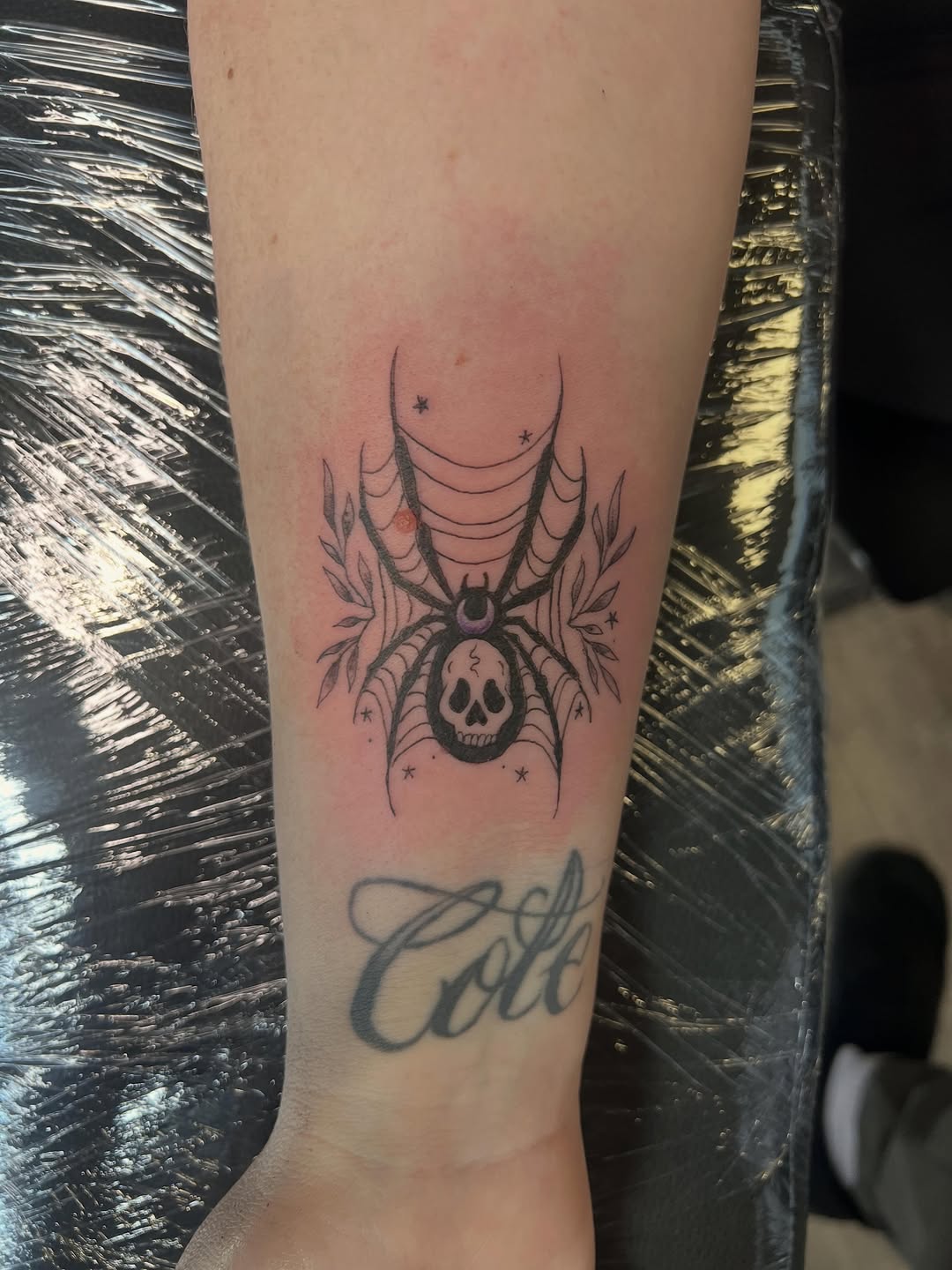 Tattoo by @robertdelete — fine_line, black_and_grey