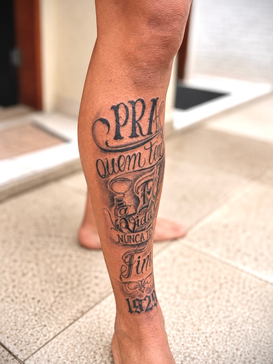 Tattoo by @mauricio_goiss — lettering_script, black_and_grey