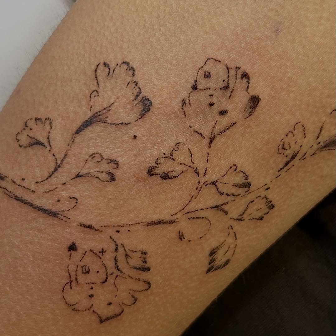 Tattoo by @wanderfernfairy — fine_line