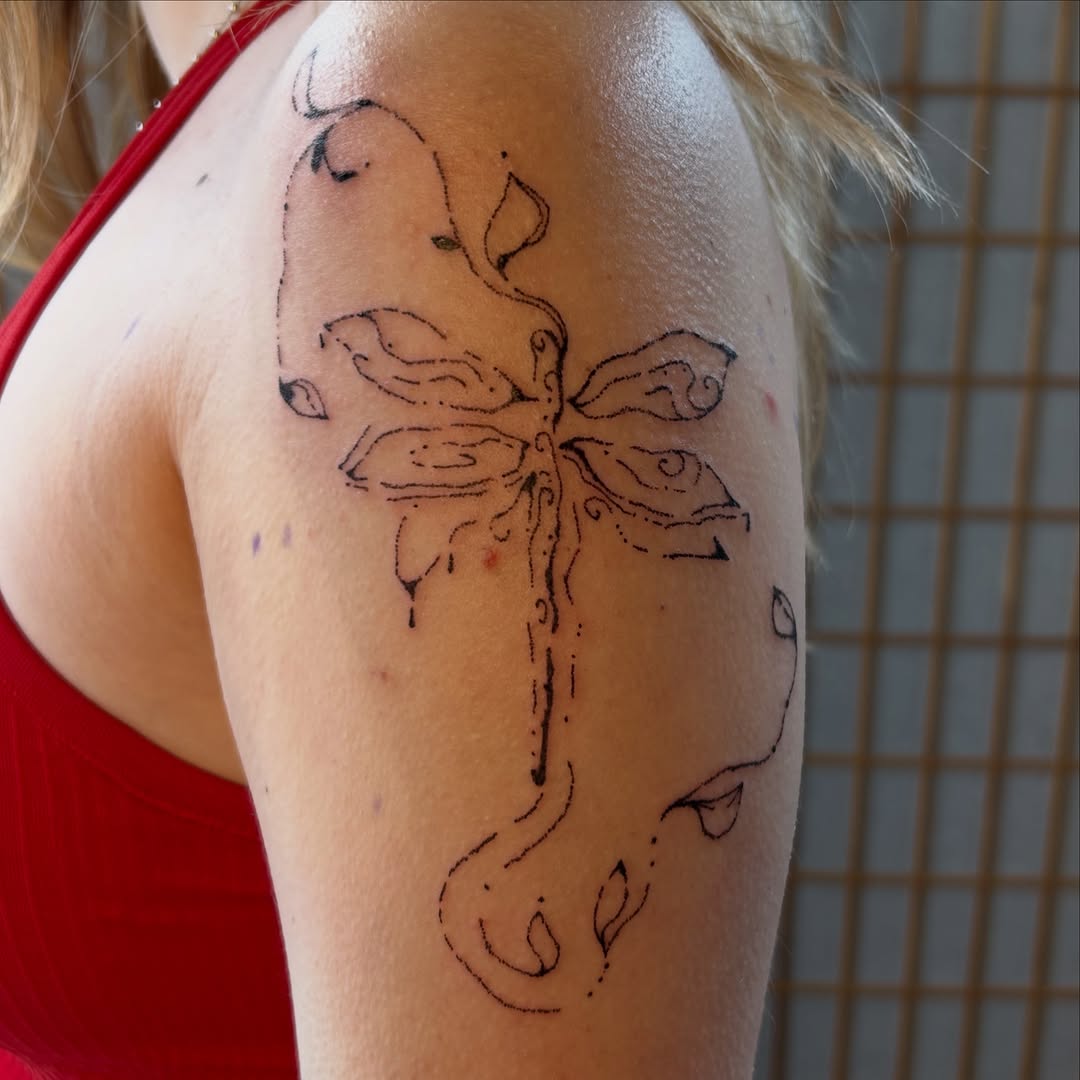 Tattoo by @wanderfernfairy — fine_line