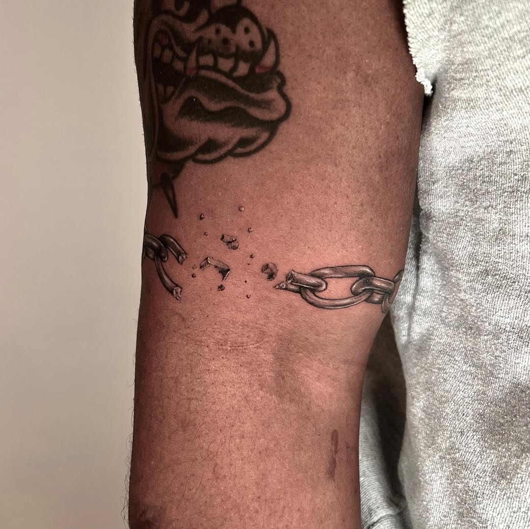 Tattoo by @long.tea_tattooer — black_and_grey