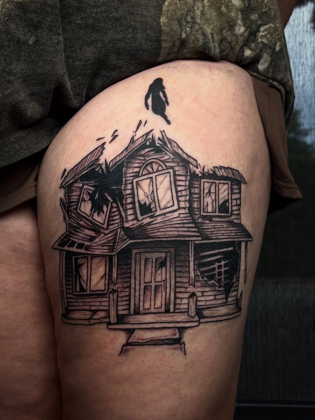Tattoo by @jasminejadetattoo — black_and_grey