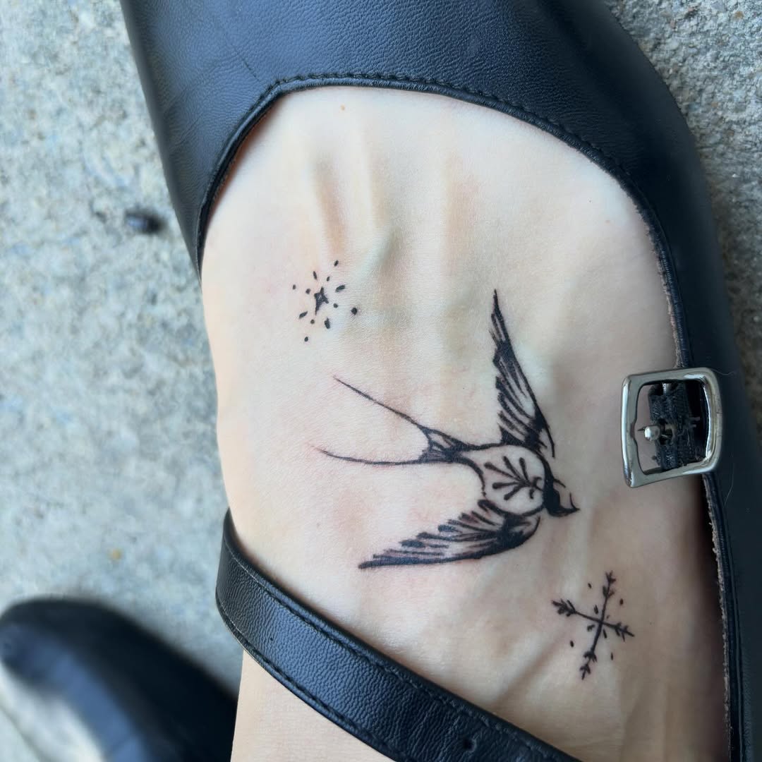 Tattoo by @tattoobyeliza — fine_line