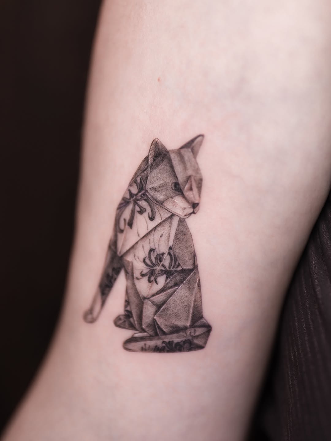 Tattoo by @alinasovina.tattooing โ black_and_grey, realism