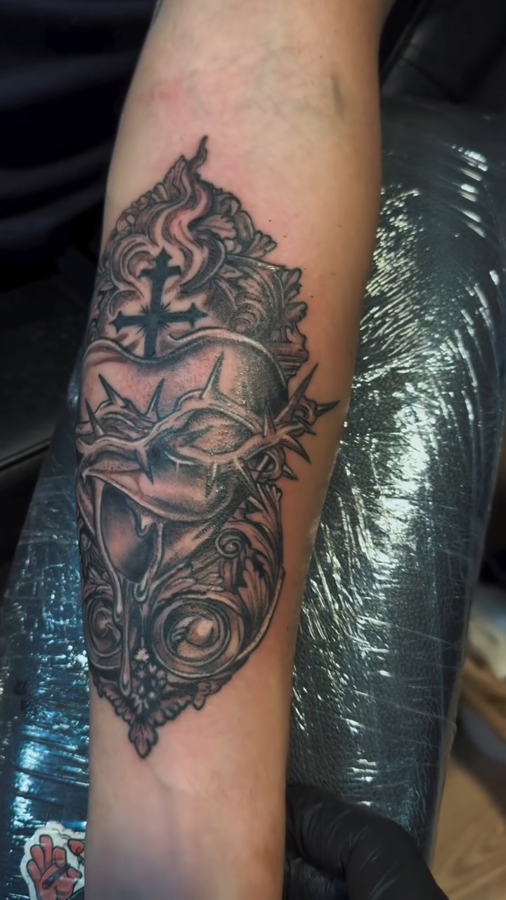 Tattoo by @tattoos_byoso โ dark_realism, ornamental