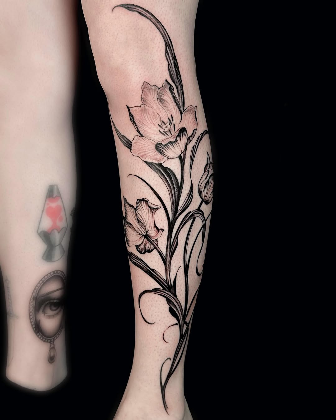 Tattoo by @pixisoda โ black_and_grey, fine_line