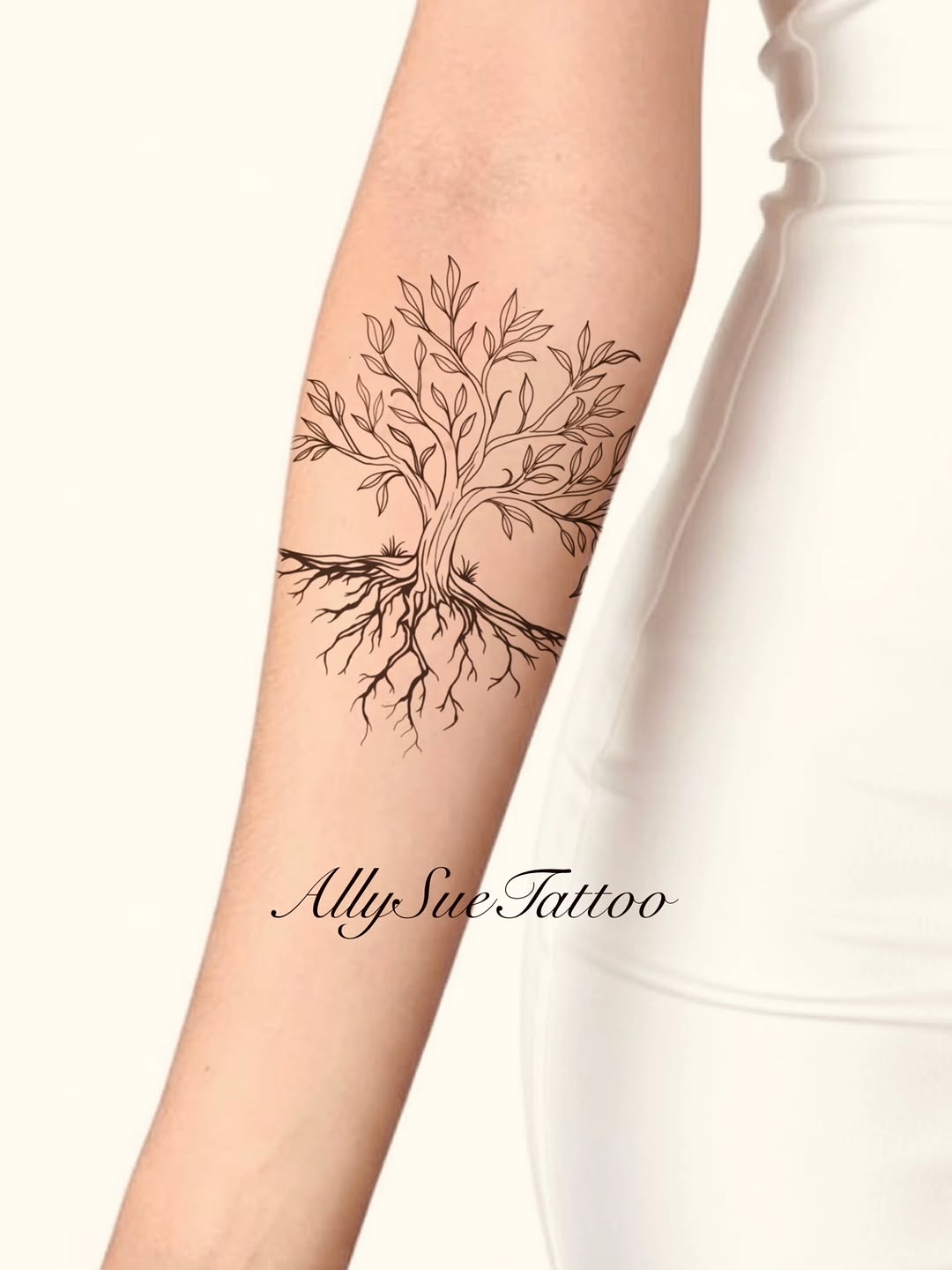 Tattoo by @allysuetattoo — fine_line