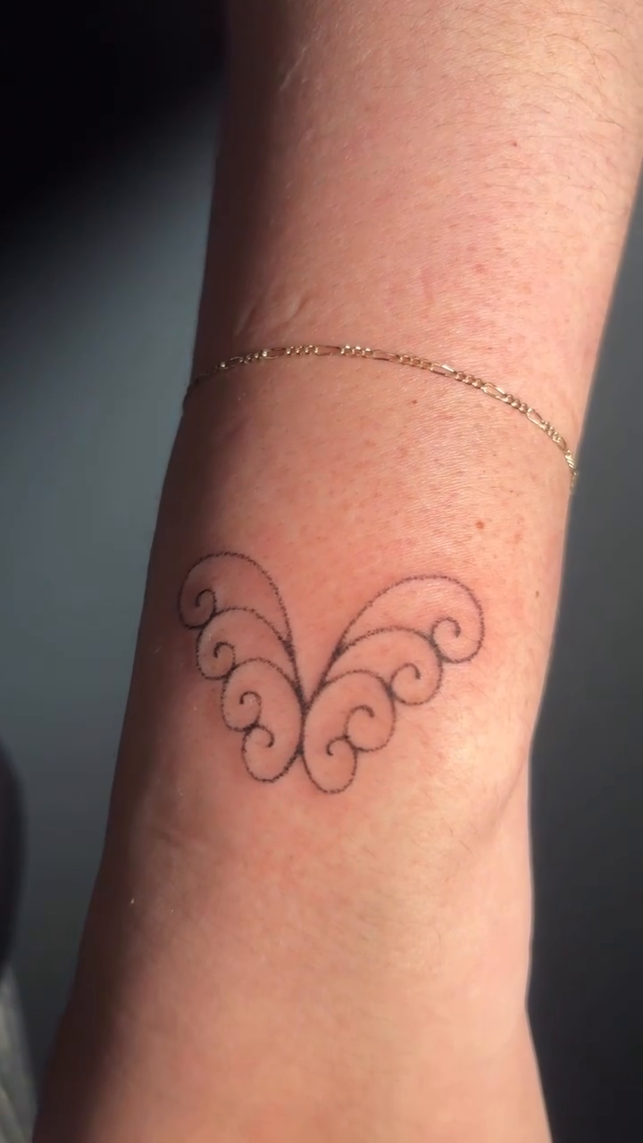 Tattoo by @_bitterbomb — fine_line