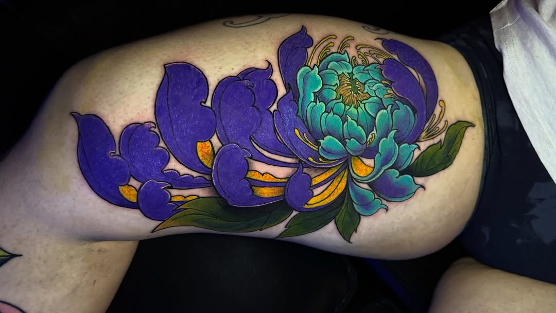 Tattoo by @stiffrakoonink โ japanese_irezumi
