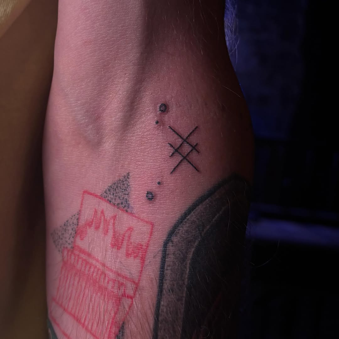 Tattoo by @toothandnailtats — minimalist, geometric