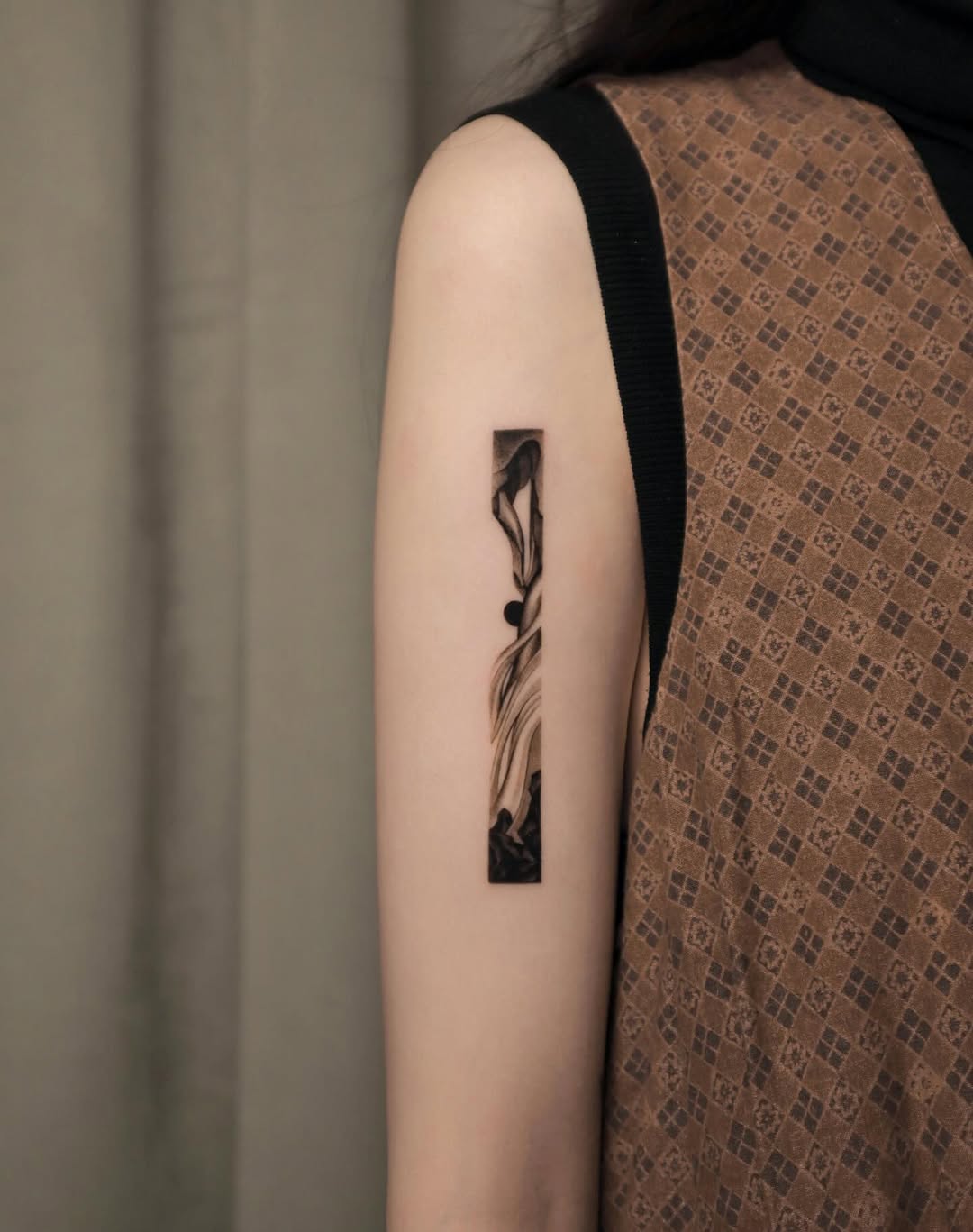 Tattoo by @rivdttt β black_and_grey, abstract