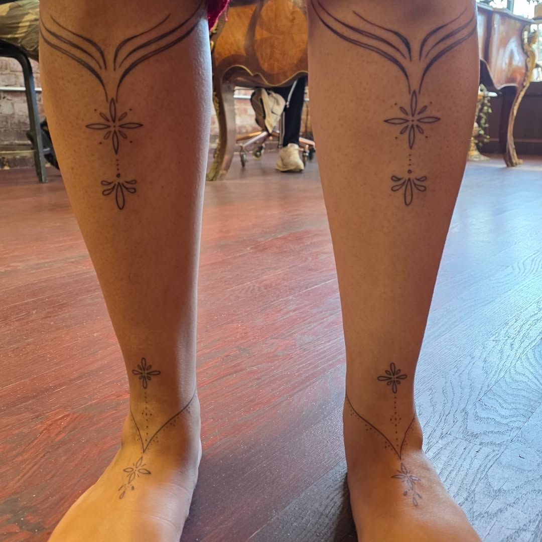 Tattoo by @tattsbyannie — fine_line, geometric