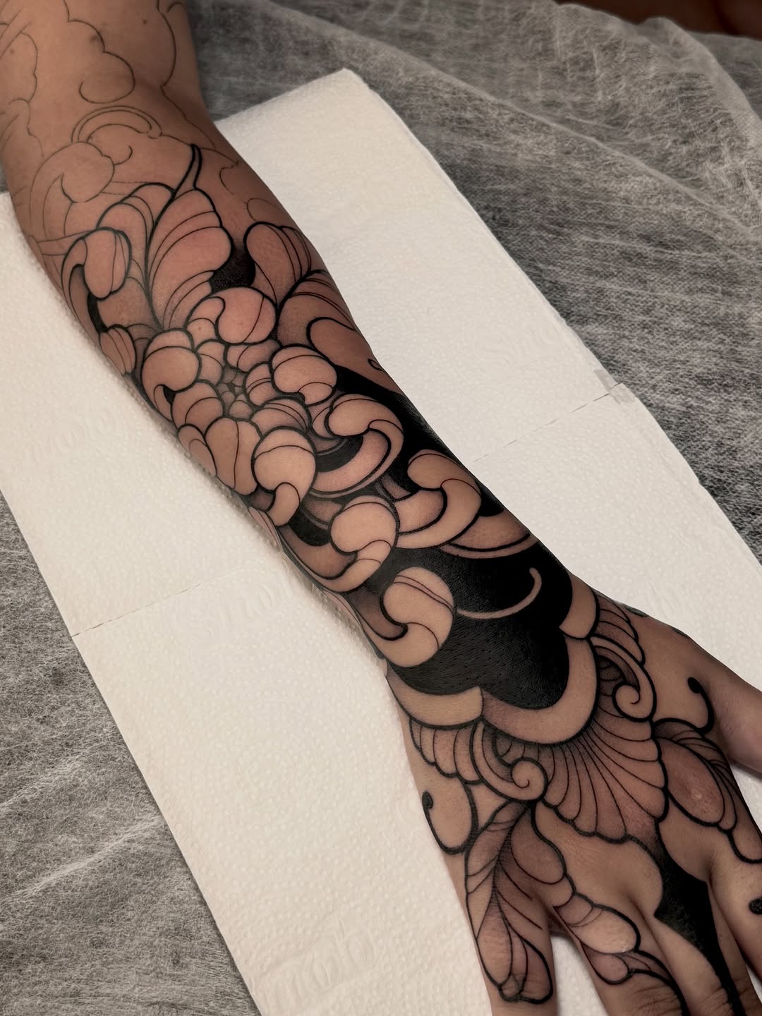 Tattoo by @blattattoo โ japanese_irezumi, blackwork