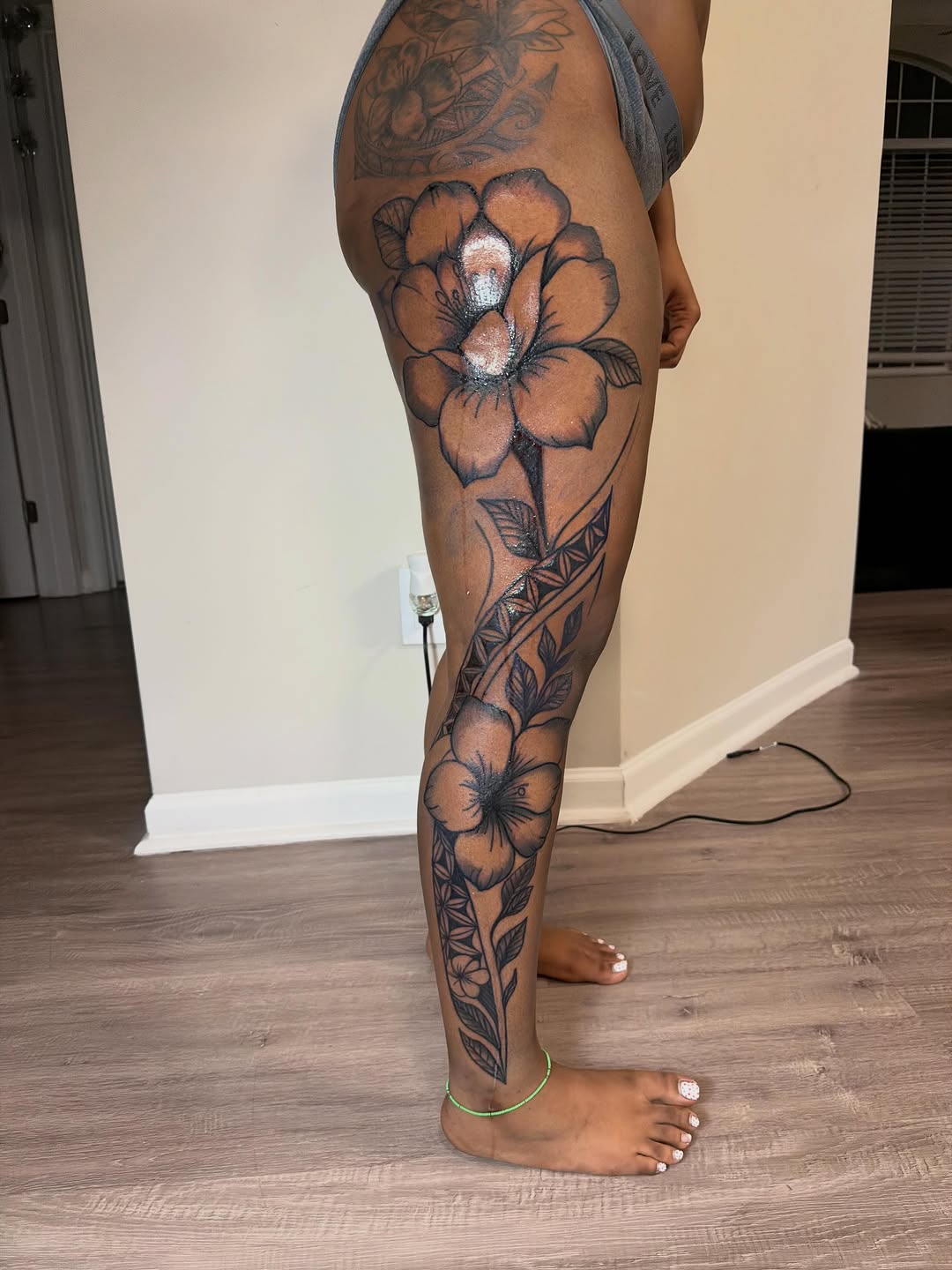 Tattoo by @nylainkedyou — black_and_grey, ornamental