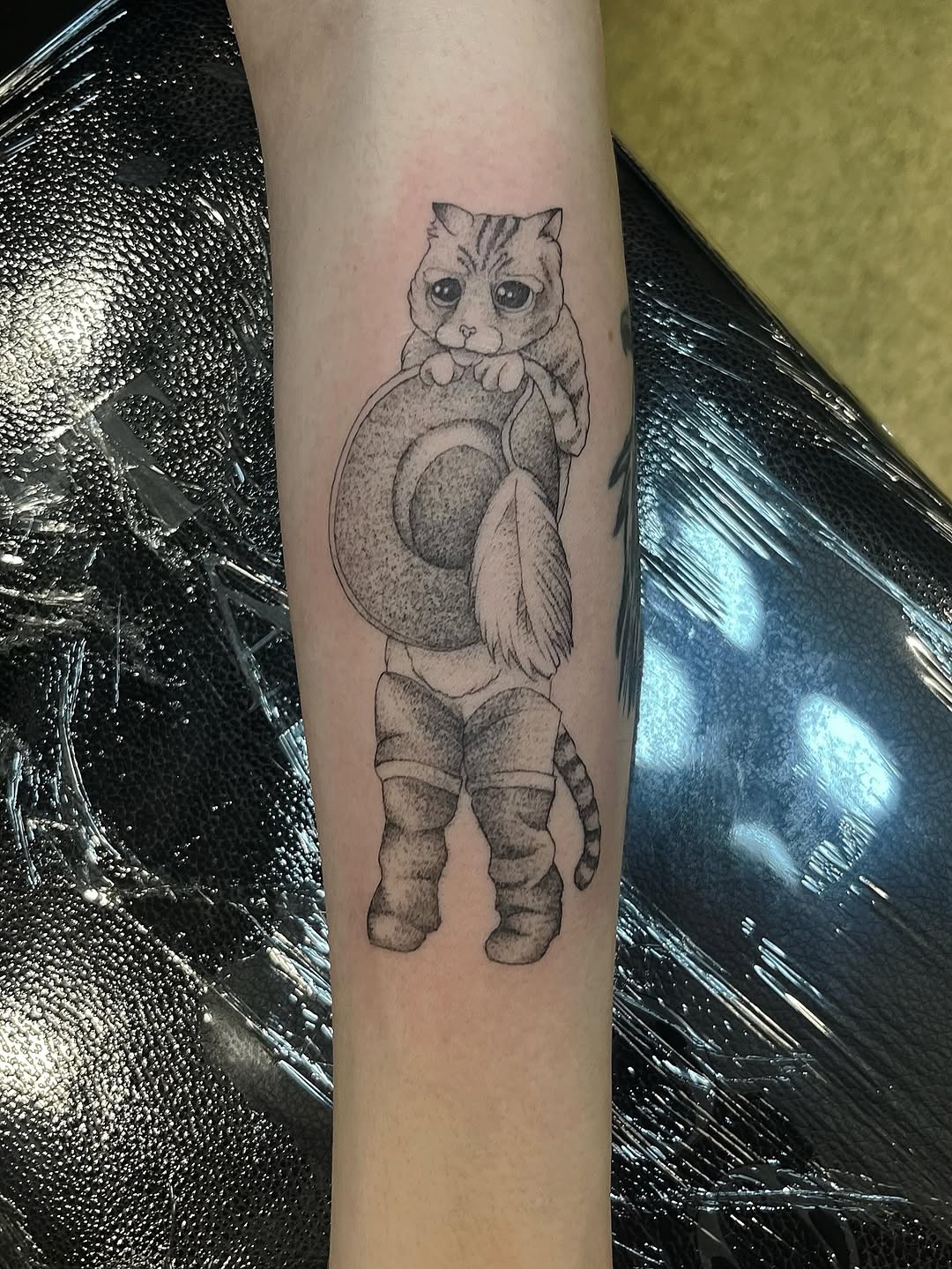 Tattoo by @mewekes β black_and_grey