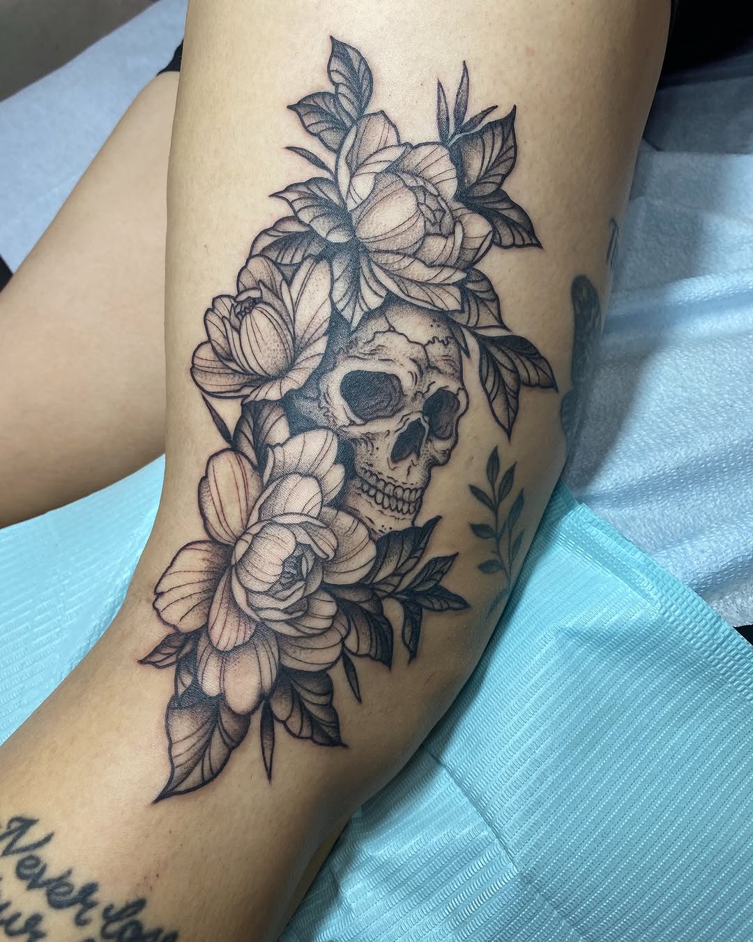 Tattoo by @ramsie_atc — black_and_grey, illustrative