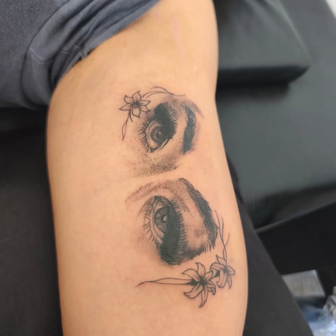 Tattoo by @mello_blue_tatto0 — fine_line, black_and_grey