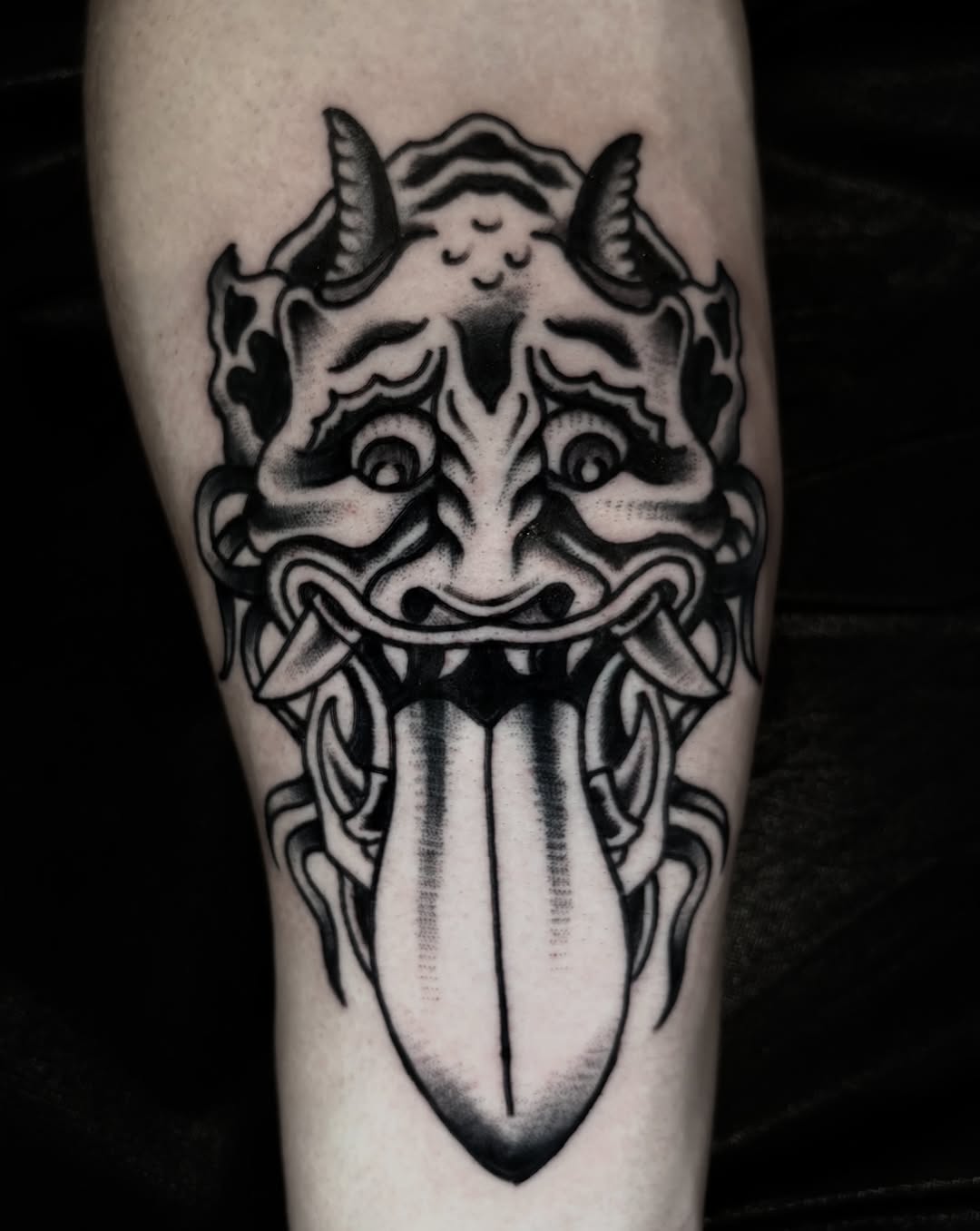 Tattoo by @chavolui_tattoos — american_traditional, black_and_grey