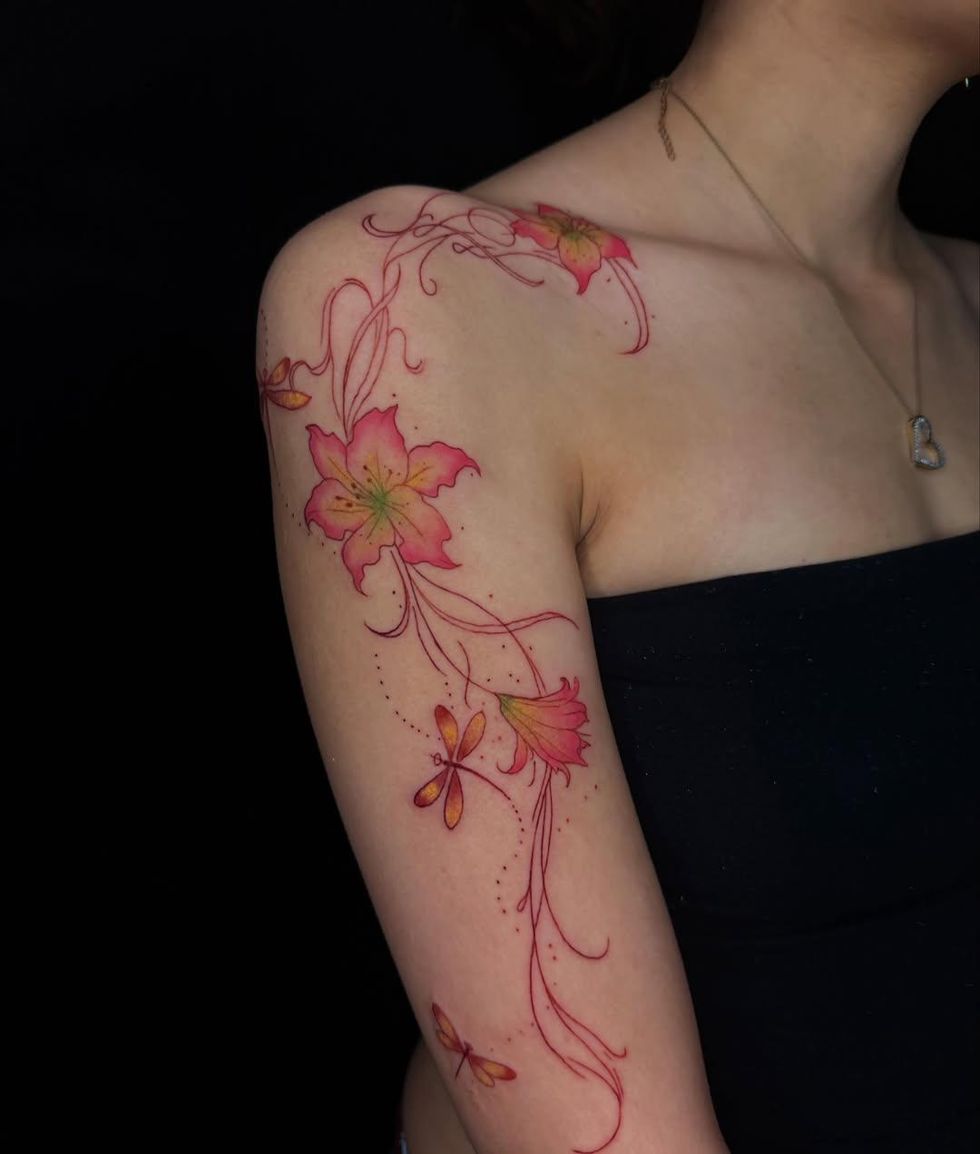 Tattoo by @isa.tats — fine_line, illustrative