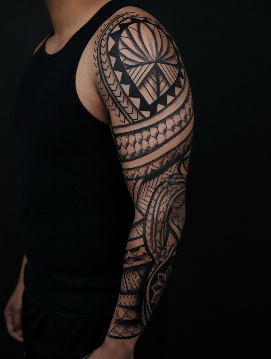 Tattoo by @rickysbangerink โ tribal, blackwork