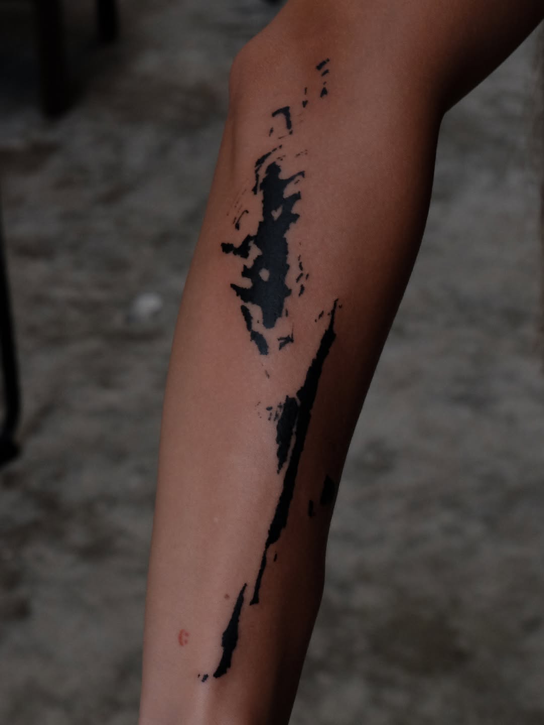 Tattoo by @tolstun.ink โ blackwork