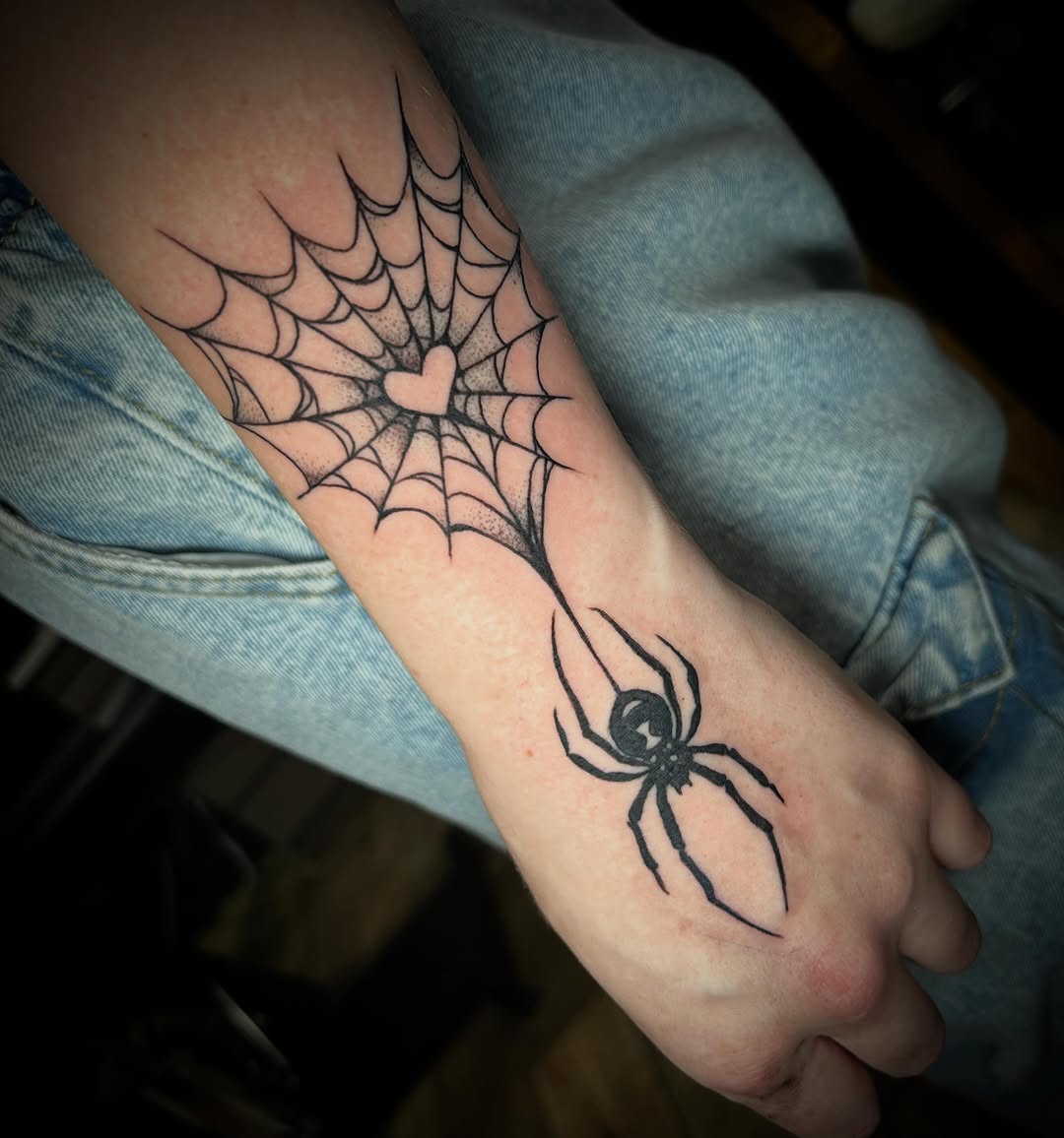 Tattoo by @bitesizedink โ blackwork