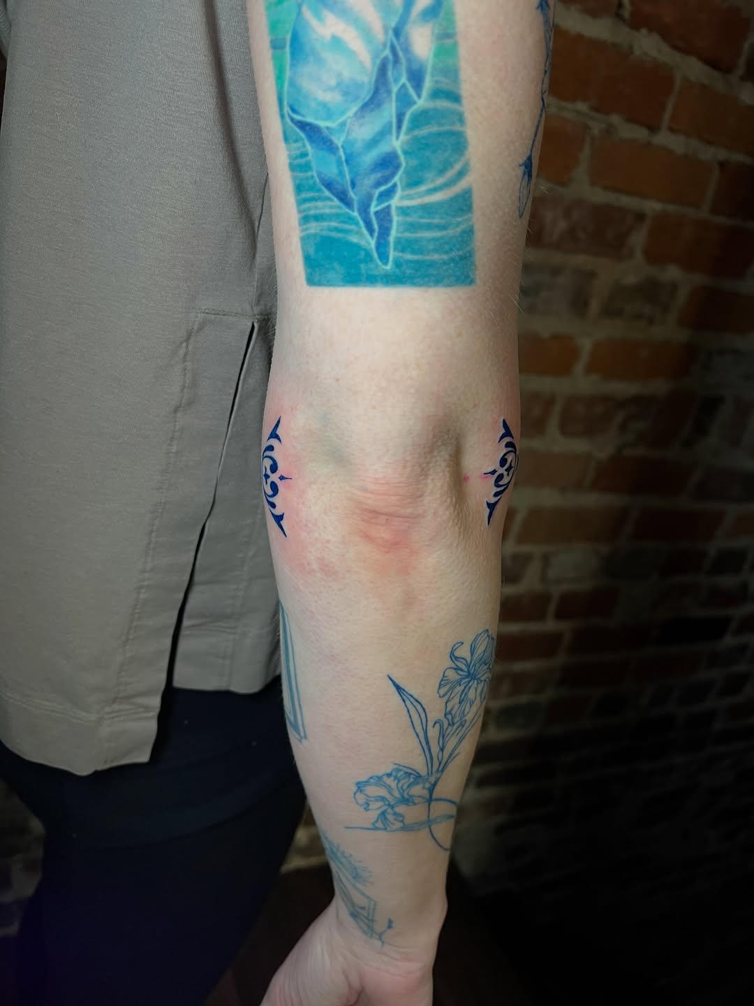 Tattoo by @uncomfycomfort โ illustrative, fine_line