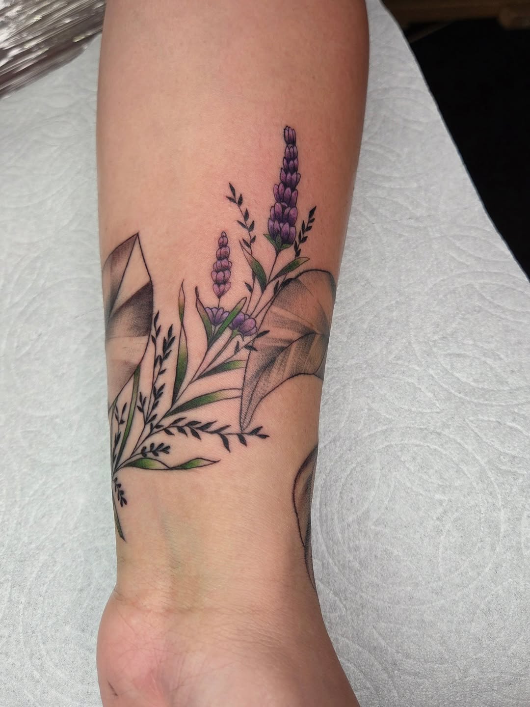 Tattoo by @yvetteartist33 — illustrative, fine_line