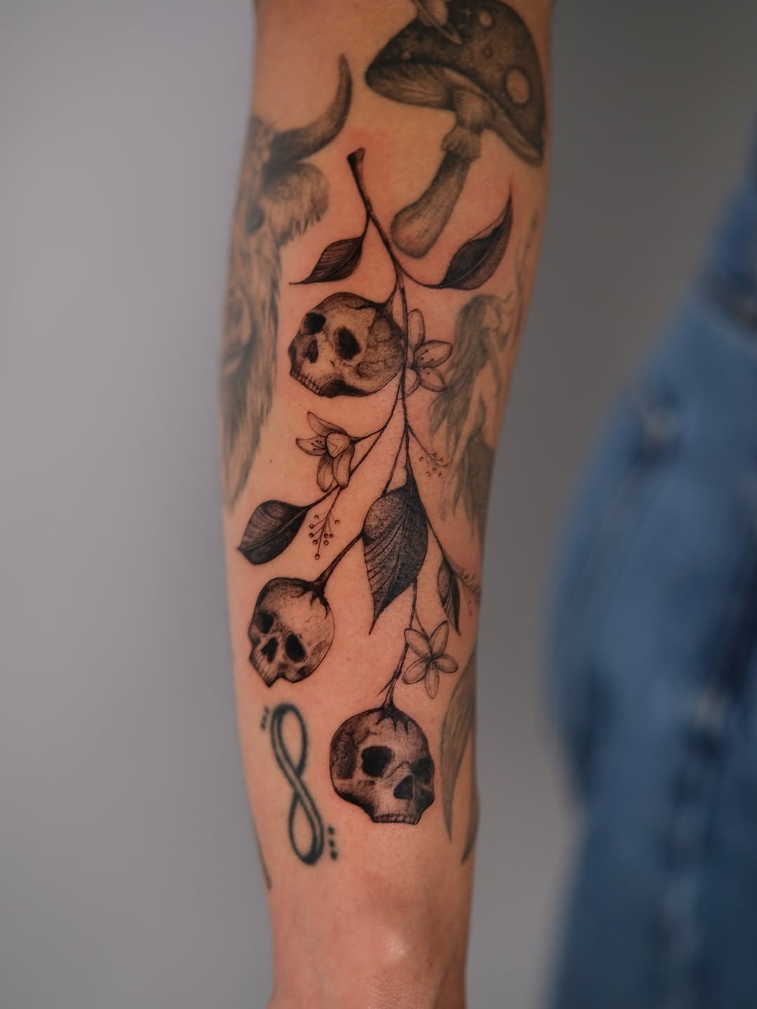 Tattoo by @ninnalopesart — dark_realism, black_and_grey
