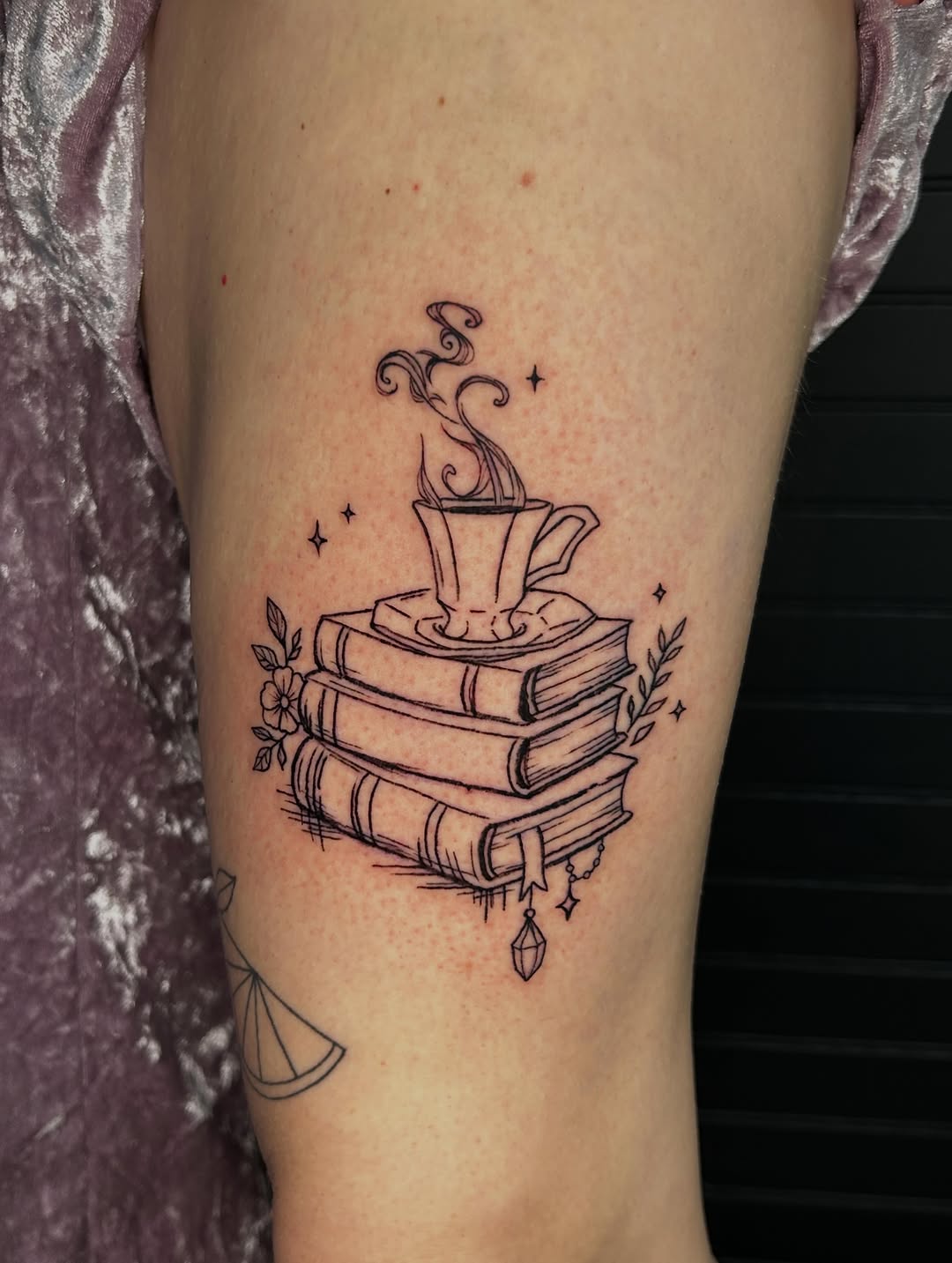 Tattoo by @galacticpasta โ fine_line